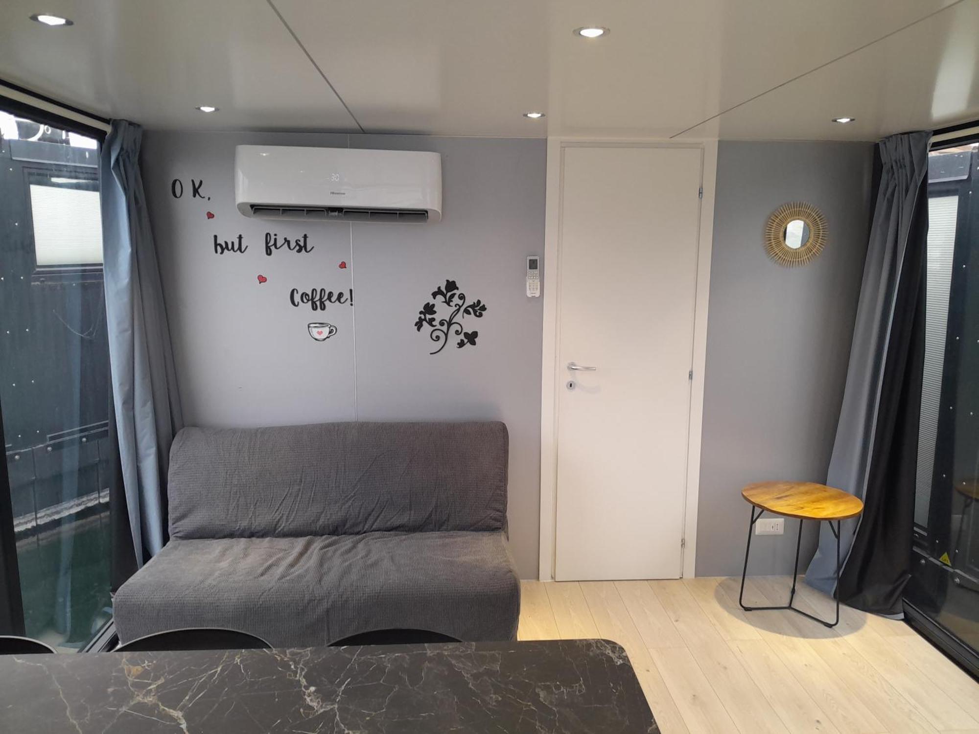 Floating Experience Black Pearl, Lago Maggiore 多米勒托 外观 照片