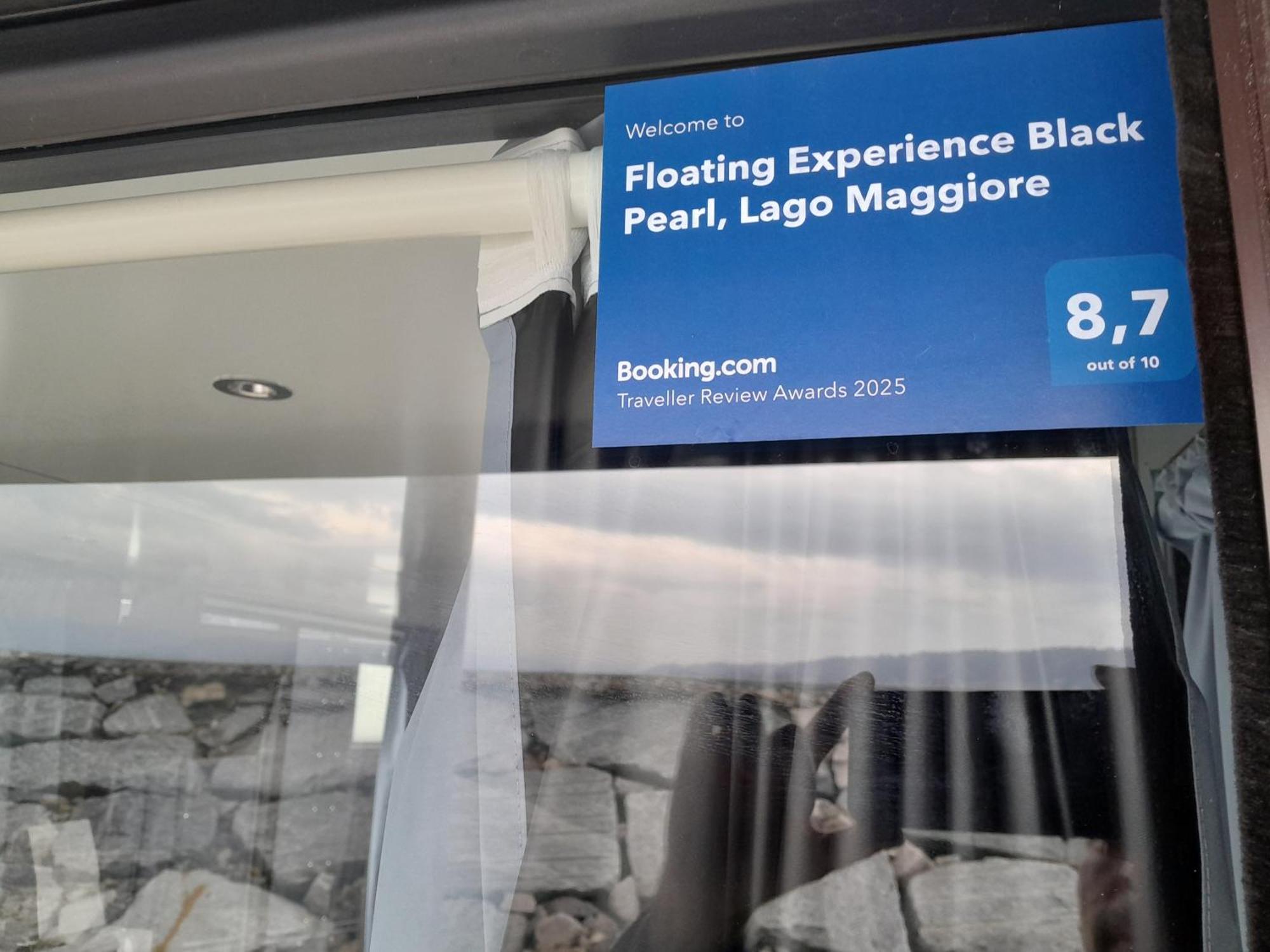 Floating Experience Black Pearl, Lago Maggiore 多米勒托 外观 照片